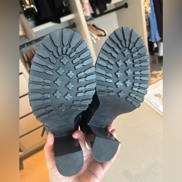 Louis Vuitton Star trail boots never worn - Picture 5 of 7